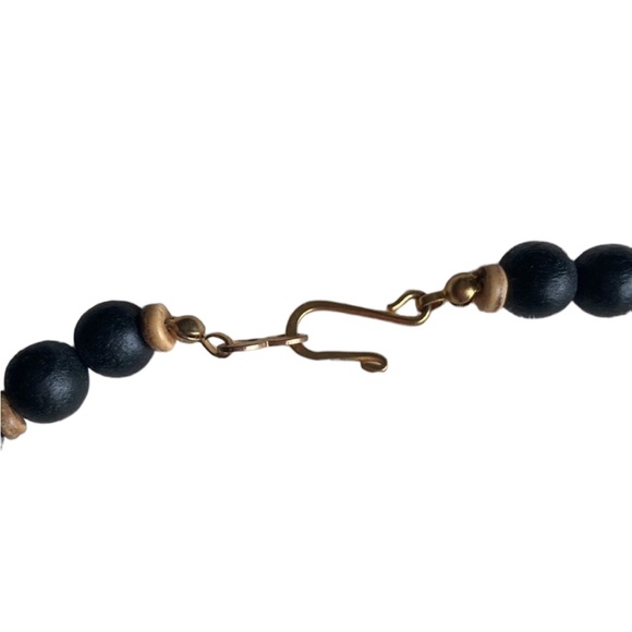 Hand made in Philippines necklace and earring set - Picture 4 of 4